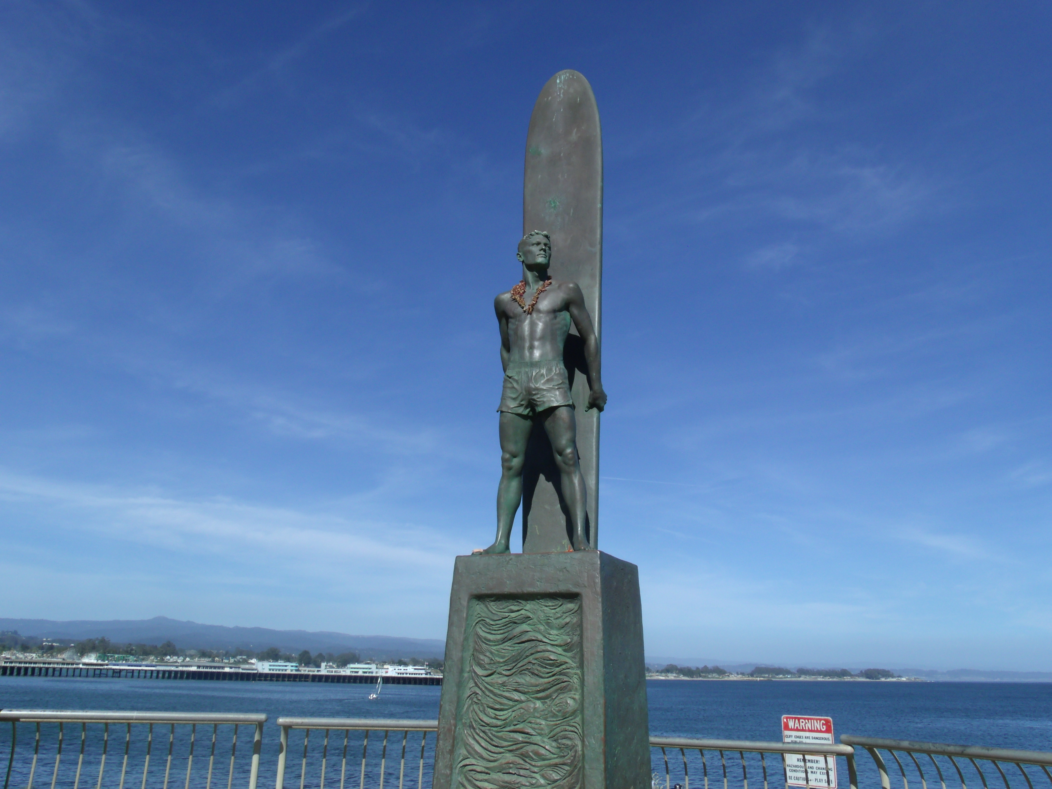 santacruzsurfstatue